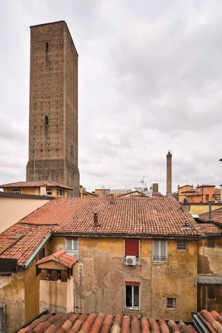 Lussuoso Appartamento Nel Cuore Del Centro Storico Bolonya Dış mekan fotoğraf