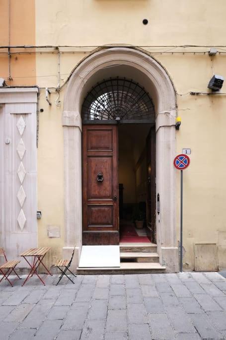 Lussuoso Appartamento Nel Cuore Del Centro Storico Bolonya Dış mekan fotoğraf